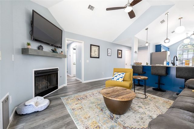 810 SE E Court, Bentonville, AR 72712