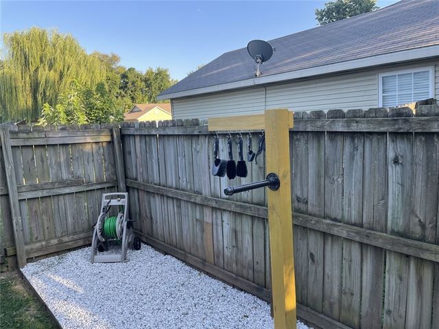 810 SE E Court, Bentonville, AR 72712