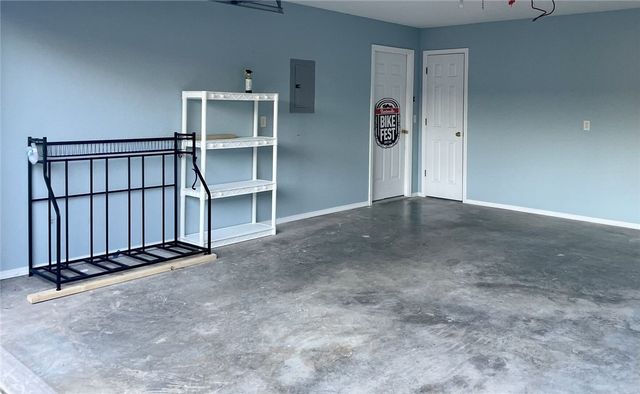 810 SE E Court, Bentonville, AR 72712