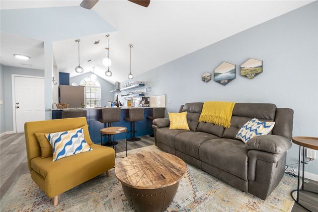 810 SE E Court, Bentonville, AR 72712