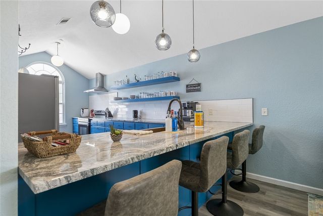 810 SE E Court, Bentonville, AR 72712