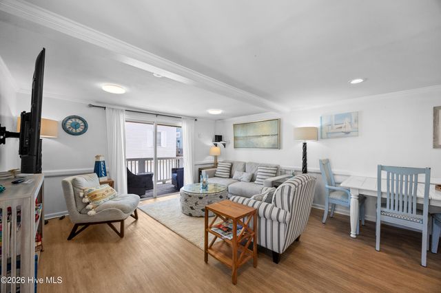 1112 Carolina Beach Avenue N, Carolina Beach, NC 28428