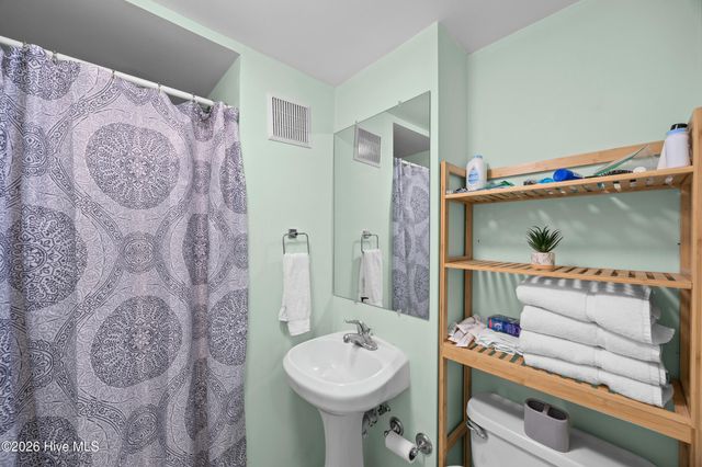 1112 Carolina Beach Avenue N, Carolina Beach, NC 28428