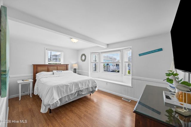 1112 Carolina Beach Avenue N, Carolina Beach, NC 28428