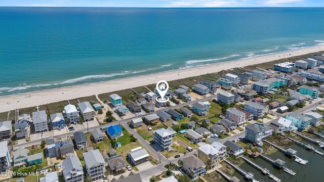 1112 Carolina Beach Avenue N, Carolina Beach, NC 28428