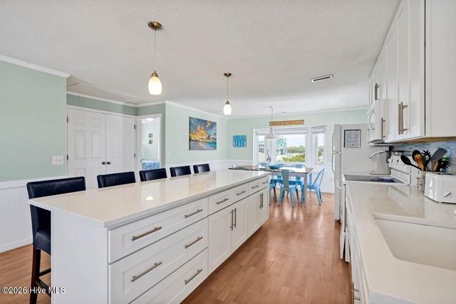 1112 Carolina Beach Avenue N, Carolina Beach, NC 28428
