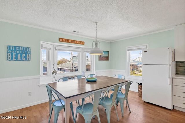 1112 Carolina Beach Avenue N, Carolina Beach, NC 28428