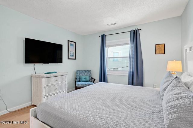 1112 Carolina Beach Avenue N, Carolina Beach, NC 28428
