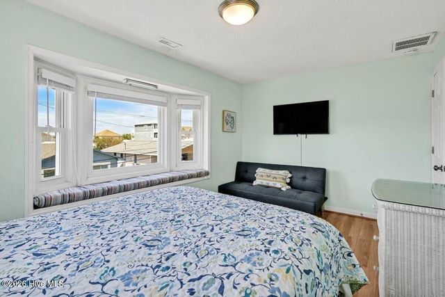 1112 Carolina Beach Avenue N, Carolina Beach, NC 28428