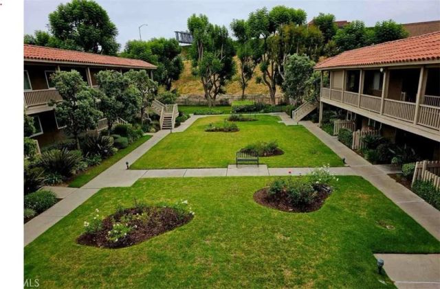 555 S La Veta Park 234, Orange, CA 92868