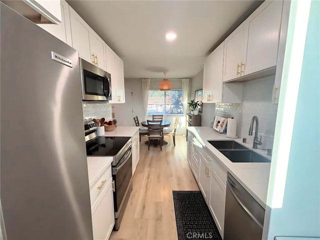 555 S La Veta Park 234, Orange, CA 92868