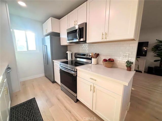 555 S La Veta Park 234, Orange, CA 92868