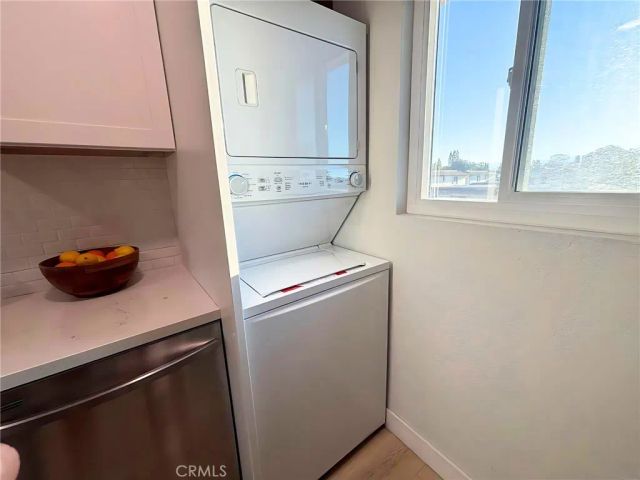 555 S La Veta Park 234, Orange, CA 92868