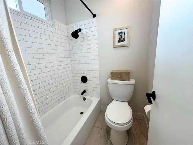 555 S La Veta Park 234, Orange, CA 92868