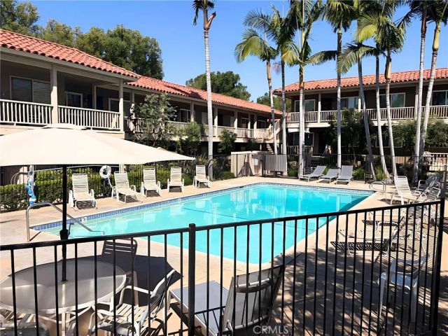 555 S La Veta Park 234, Orange, CA 92868