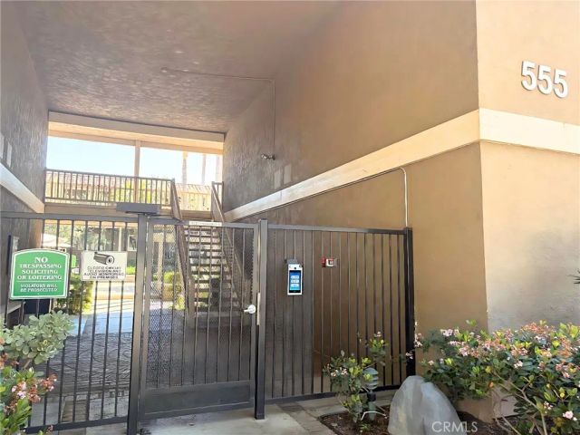 555 S La Veta Park 234, Orange, CA 92868