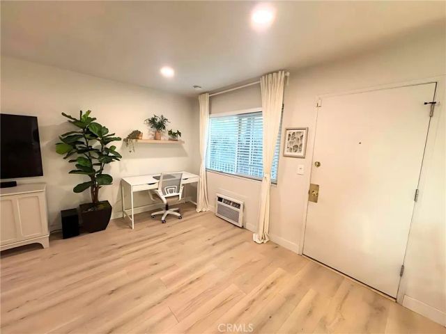 555 S La Veta Park 234, Orange, CA 92868