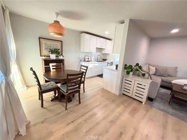 555 S La Veta Park 234, Orange, CA 92868