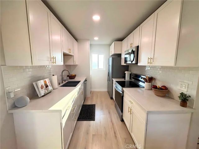 555 S La Veta Park 234, Orange, CA 92868