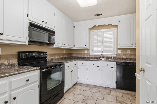 3844 Holly Point, Northport, AL 35473