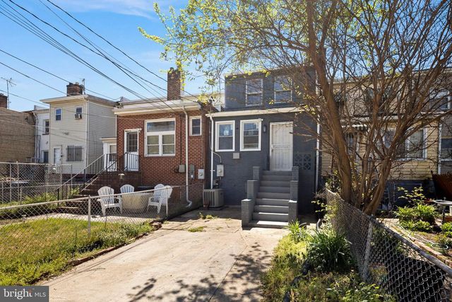 3418 BAKER ST NE, Washington, DC 20019