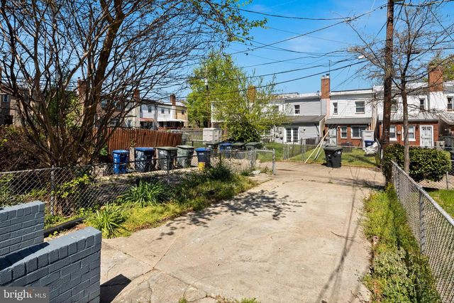 3418 BAKER ST NE, Washington, DC 20019