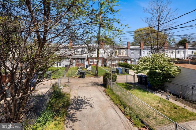 3418 BAKER ST NE, Washington, DC 20019