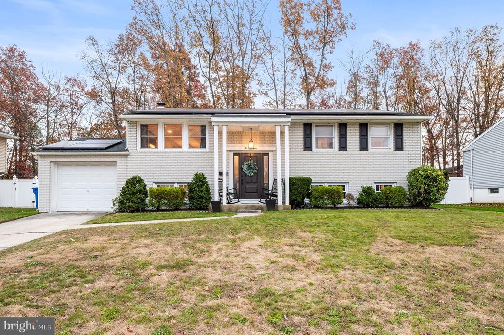 1017 HANCOCK DR, Blackwood, NJ 08012