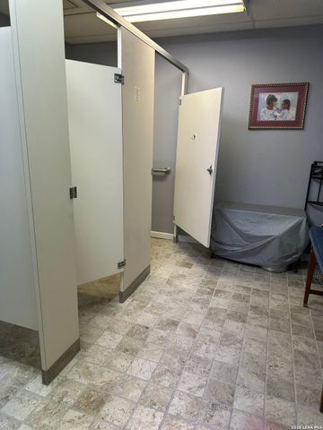 815 Albert St, San Antonio, TX 78207