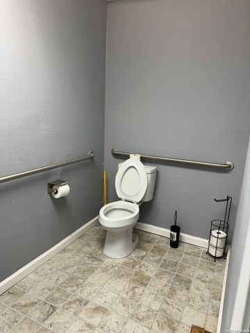 815 Albert St, San Antonio, TX 78207