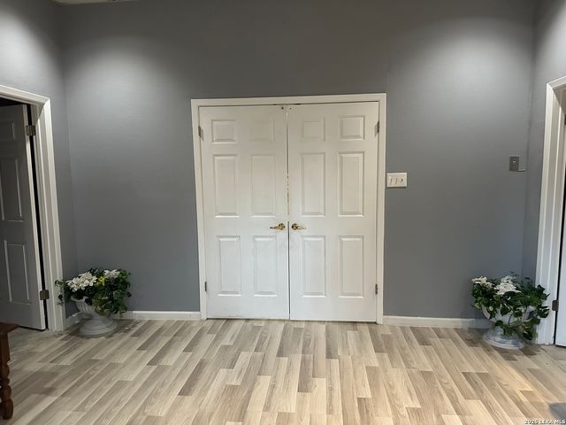 815 Albert St, San Antonio, TX 78207