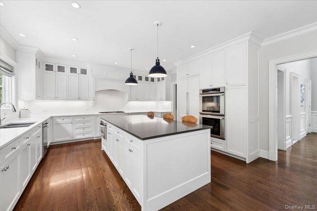 635 Bleeker Avenue, Mamaroneck, NY 10543