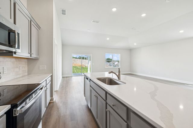 346 Emerald Blvd, Lebanon, TN 37087