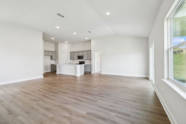 346 Emerald Blvd, Lebanon, TN 37087