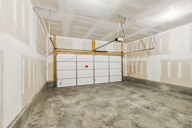 346 Emerald Blvd, Lebanon, TN 37087