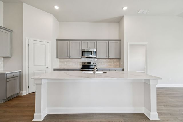 346 Emerald Blvd, Lebanon, TN 37087