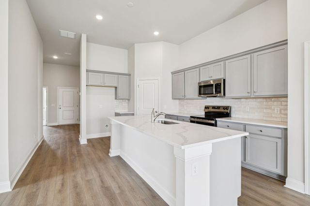 346 Emerald Blvd, Lebanon, TN 37087