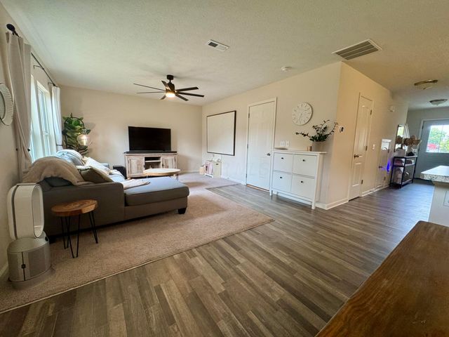 126 Twin Creek Way, Lancaster, OH 43130