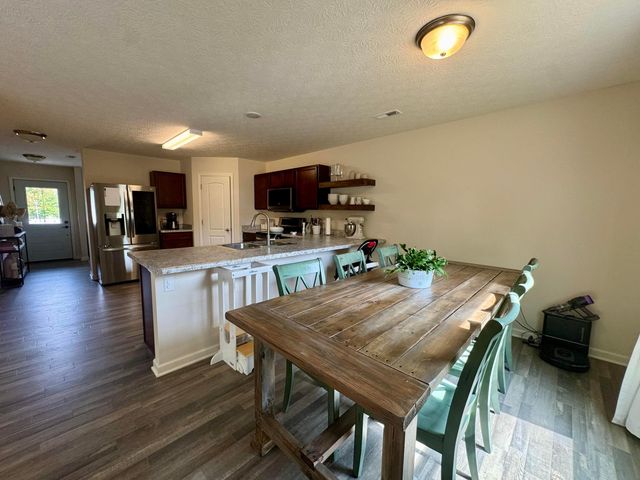 126 Twin Creek Way, Lancaster, OH 43130