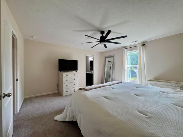 126 Twin Creek Way, Lancaster, OH 43130