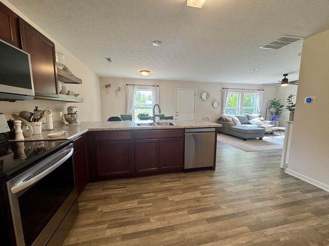 126 Twin Creek Way, Lancaster, OH 43130