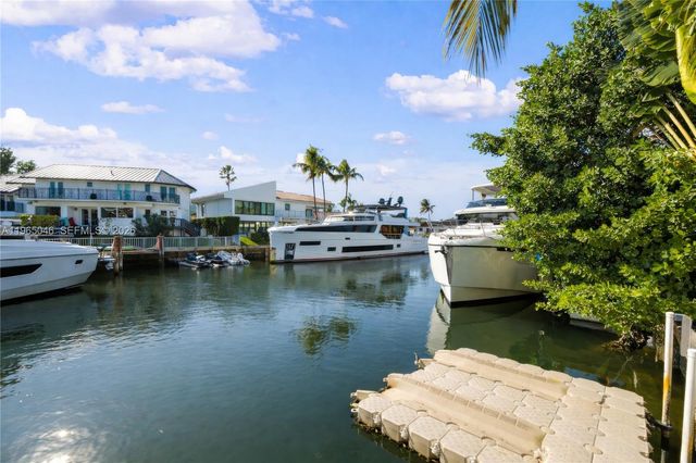 3400 NE 165th St, North Miami Beach, FL 33160