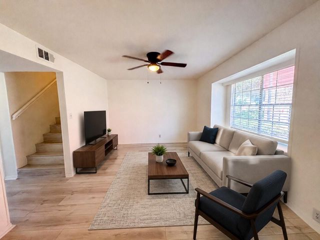 11002 Hammerly Boulevard 43, Houston, TX 77043