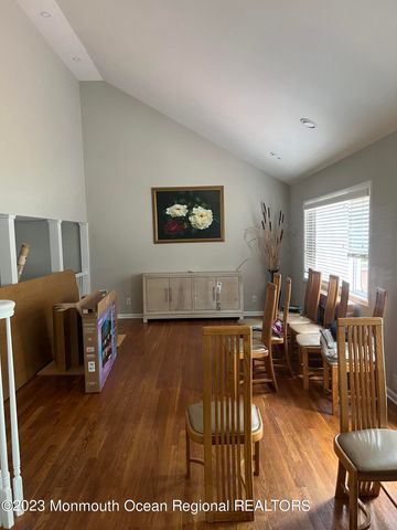 11 Barbara Lane, Oakhurst, NJ 07755