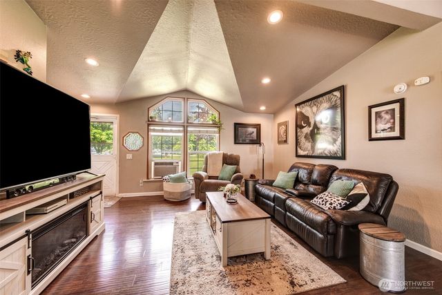 14024 84th Street NE, Lake Stevens, WA 98258