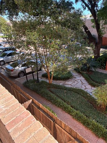 4633 Wild Indigo Street 534, Houston, TX 77027