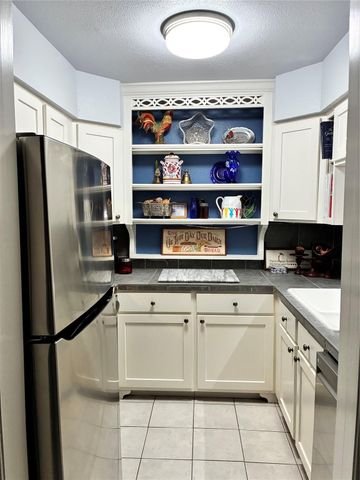 4633 Wild Indigo Street 534, Houston, TX 77027