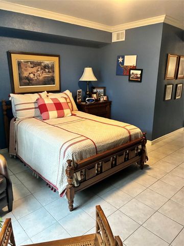 4633 Wild Indigo Street 534, Houston, TX 77027