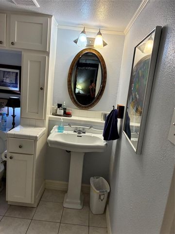 4633 Wild Indigo Street 534, Houston, TX 77027