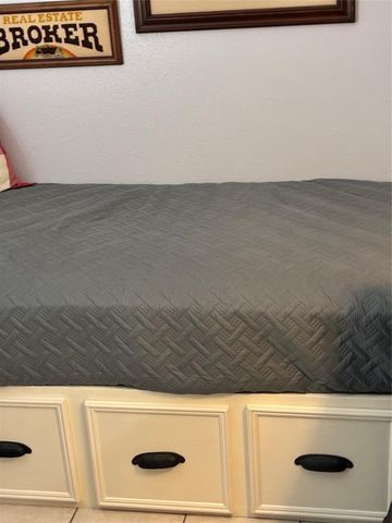 4633 Wild Indigo Street 534, Houston, TX 77027